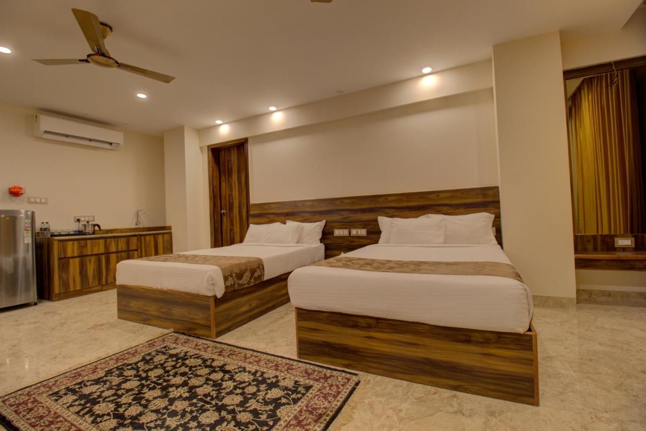 נאסיק Greenstones Boutique Hotel מראה חיצוני תמונה