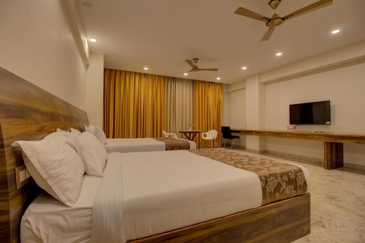 נאסיק Greenstones Boutique Hotel מראה חיצוני תמונה