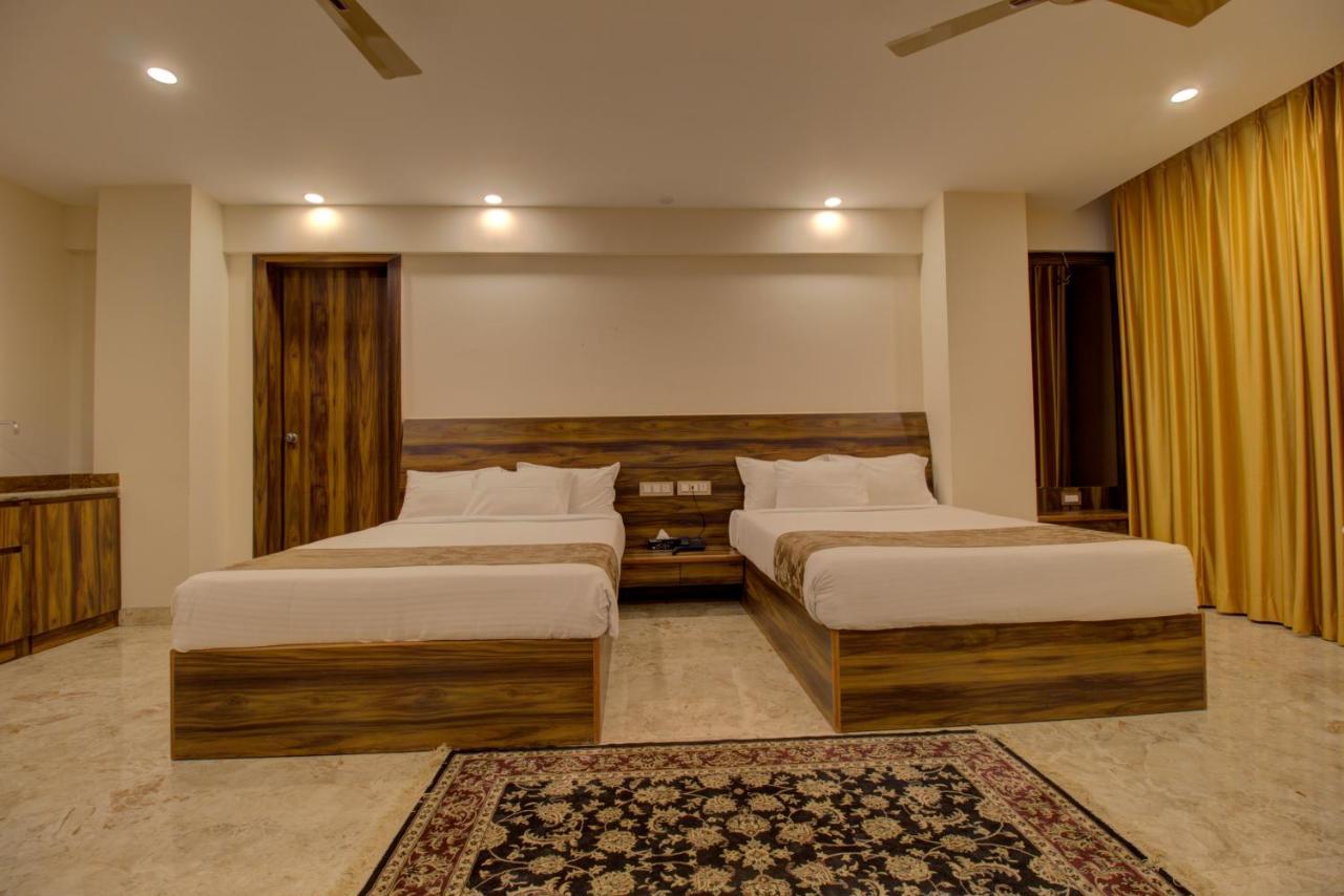 נאסיק Greenstones Boutique Hotel מראה חיצוני תמונה