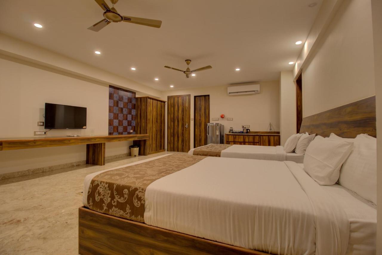 נאסיק Greenstones Boutique Hotel מראה חיצוני תמונה